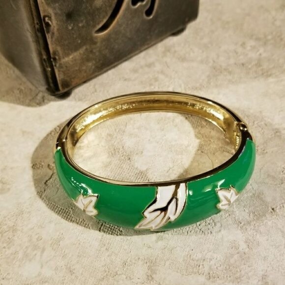 Enameled Leaves Green White Hinged Bangle Bracelet - Picture 1 of 6